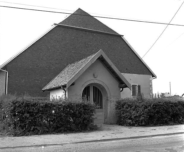 Vue de trois quarts gauche. © Yves Sancey / Région Bourgogne-Franche-Comté, Inventaire du patrimoine - 1979