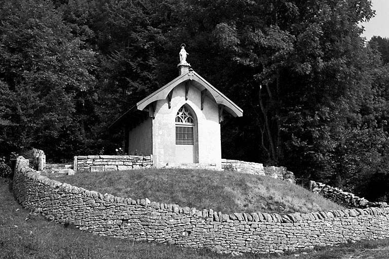 Vue de trois quarts. © Dominique Dominguez / Région Bourgogne-Franche-Comté, Inventaire du patrimoine - 1979
