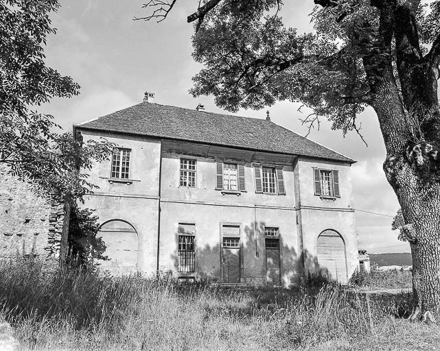 Façade sur rue. Vue de face. © Dominique Dominguez / Région Bourgogne-Franche-Comté, Inventaire du patrimoine - 1979