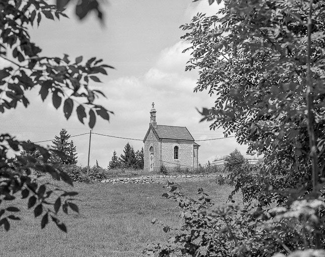 Vue de trois quarts. © Dominique Dominguez / Région Bourgogne-Franche-Comté, Inventaire du patrimoine - 1979