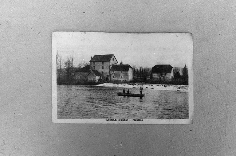 Façade est du bâtiment. © J. Dumont / Région Bourgogne-Franche-Comté, Inventaire du patrimoine - 1979
