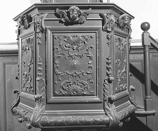 Détail : la cuve. © Yves Sancey / Région Bourgogne-Franche-Comté, Inventaire du patrimoine - 1979