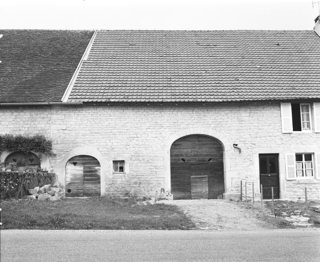 Façade antérieure. © Yves Sancey / Région Bourgogne-Franche-Comté, Inventaire du patrimoine - 1979