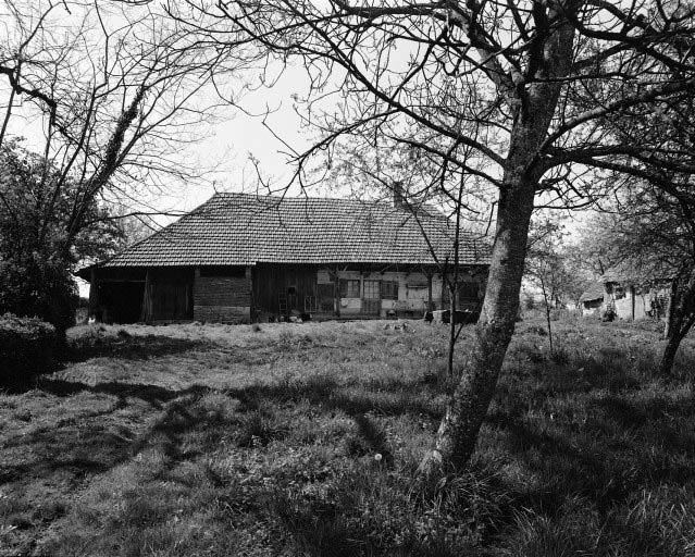 Façade antérieure. © Bernard Lardière / Région Bourgogne-Franche-Comté, Inventaire du patrimoine - 1979