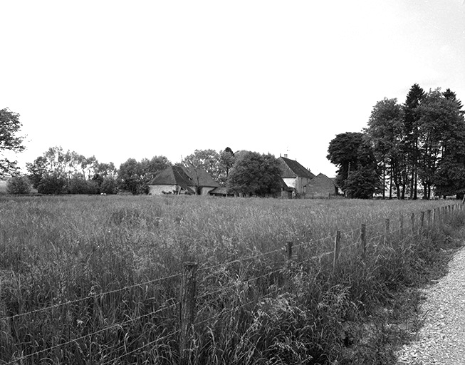 Vue de situation. © Bernard Lardière / Région Bourgogne-Franche-Comté, Inventaire du patrimoine - 1979