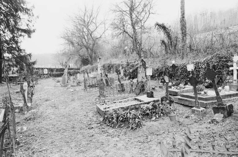 Le cimetière. © Jack Dumont / Région Bourgogne-Franche-Comté, Inventaire du patrimoine - 1979