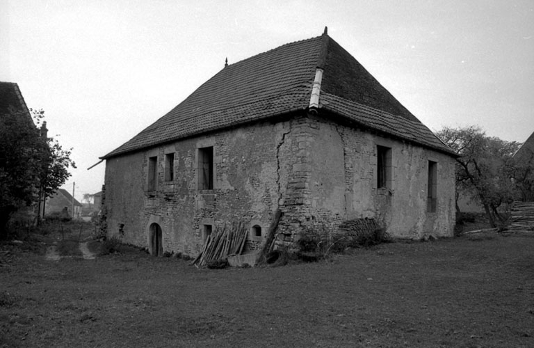 Façade postérieure. © Bernard Lardière / Région Bourgogne-Franche-Comté, Inventaire du patrimoine - 1979
