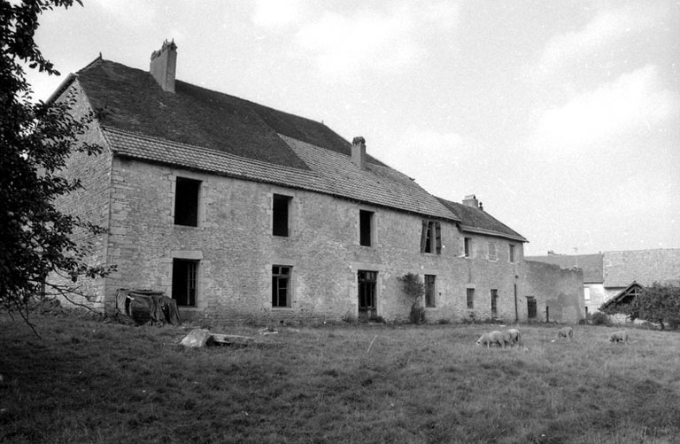 Façade postérieure. © Bernard Lardière / Région Bourgogne-Franche-Comté, Inventaire du patrimoine - 1979
