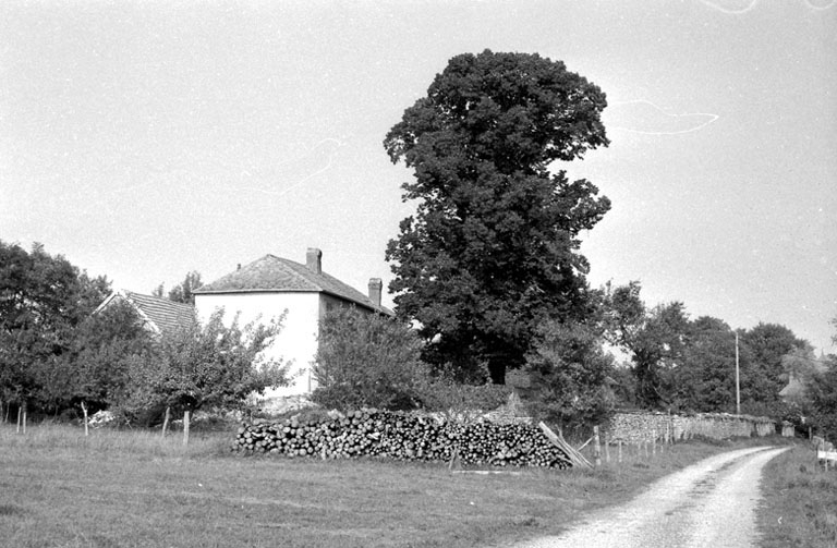 Vue de situation. © Bernard Lardière / Région Bourgogne-Franche-Comté, Inventaire du patrimoine - 1979