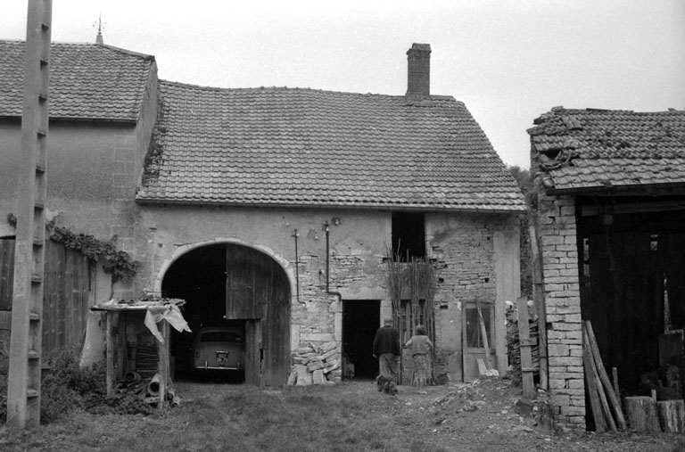 Ferme cadastrée 1966 ZD 169, située Grande Rue : façade antérieure. © Bernard Lardière / Région Bourgogne-Franche-Comté, Inventaire du patrimoine - 1979