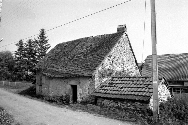 Façade sur rue. © Bernard Lardière / Région Bourgogne-Franche-Comté, Inventaire du patrimoine - 1979