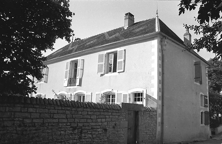 Habitation : façade sur jardin. © Bernard Lardière / Région Bourgogne-Franche-Comté, Inventaire du patrimoine - 1979