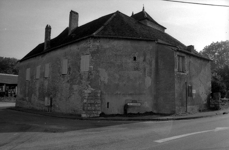 Façades sur rue. © Bernard Lardière / Région Bourgogne-Franche-Comté, Inventaire du patrimoine - 1979