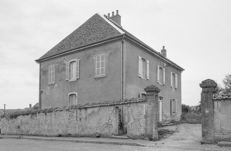 Façade sur cour. © Bernard Lardière / Région Bourgogne-Franche-Comté, Inventaire du patrimoine - 1979