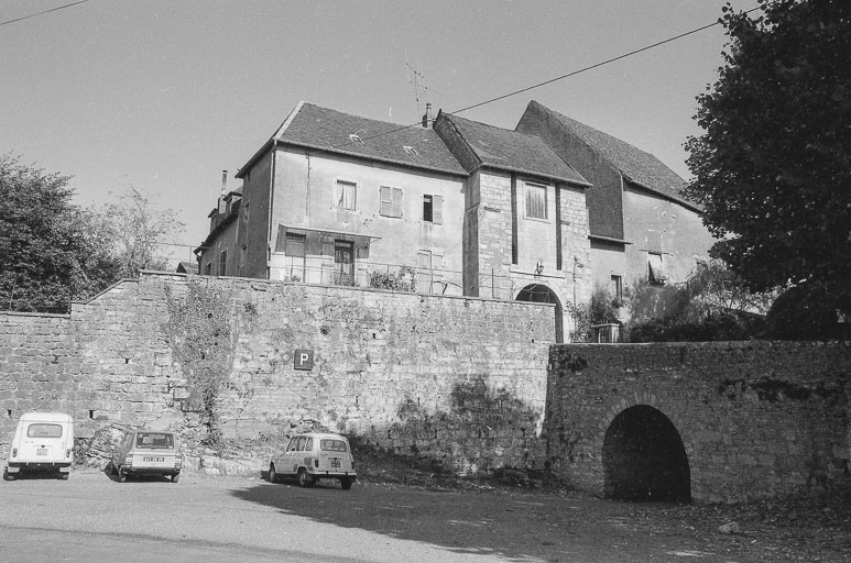 Ouvrage d'entrée et pont. © Bernard Lardière / Région Bourgogne-Franche-Comté, Inventaire du patrimoine - 1979