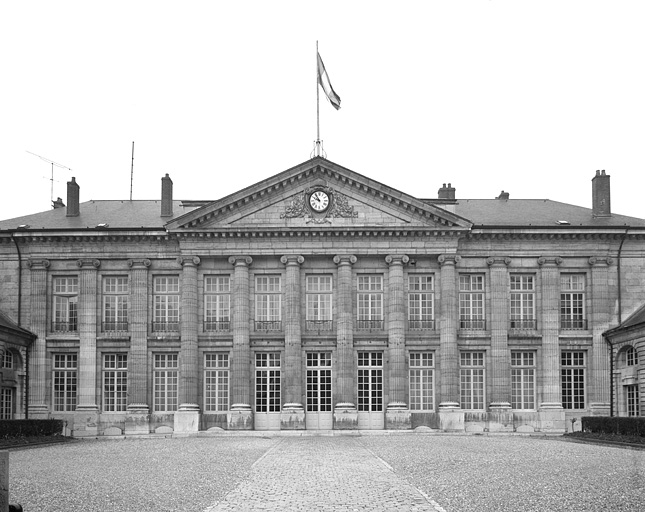 Façade antérieure, de face. © Yves Sancey / Région Bourgogne-Franche-Comté, Inventaire du patrimoine - 1980