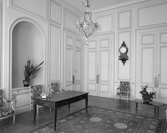 Intérieur : vue d'ensemble d'un salon. © Yves Sancey / Région Bourgogne-Franche-Comté, Inventaire du patrimoine - 1980