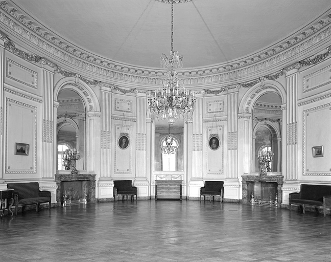 Salon de la rotonde. © Yves Sancey / Région Bourgogne-Franche-Comté, Inventaire du patrimoine - 1980