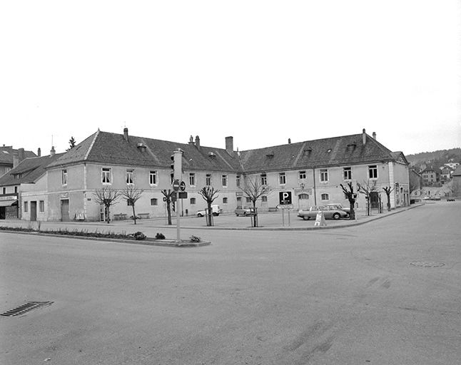 Corps de bâtiment gauche. © Yves Sancey / Région Bourgogne-Franche-Comté, Inventaire du patrimoine - 1980