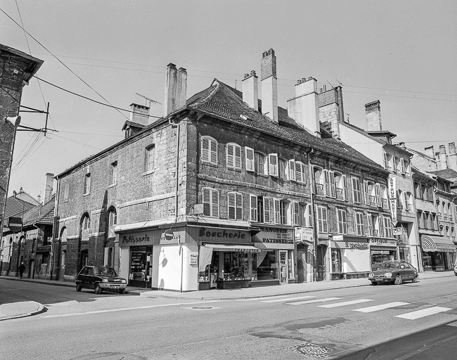 Façades sur rue. © Yves Sancey / Région Bourgogne-Franche-Comté, Inventaire du patrimoine - 1980