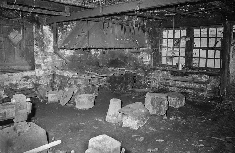 Atelier : la forge. © Bernard Lardière / Région Bourgogne-Franche-Comté, Inventaire du patrimoine - 1980