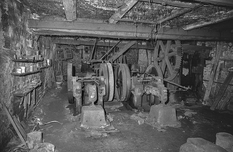Atelier : les martinets. © Bernard Lardière / Région Bourgogne-Franche-Comté, Inventaire du patrimoine - 1980
