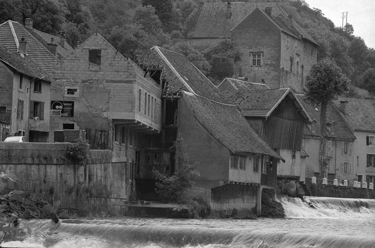 Vue générale, angle sud-ouest. © Bernard Lardière / Région Bourgogne-Franche-Comté, Inventaire du patrimoine - 1980