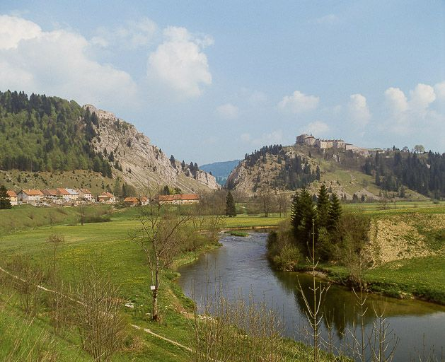Le site de Joux et du Larmont inférieur. © Yves Sancey / Région Bourgogne-Franche-Comté, Inventaire du patrimoine - 1980