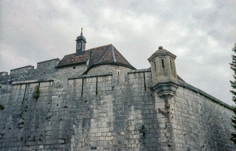 Echauguette et chapelle. © Alain Montferrand / Région Bourgogne-Franche-Comté, Inventaire du patrimoine - 1980
