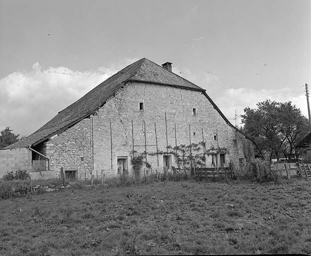 Façade antérieure. © Yves Sancey / Région Bourgogne-Franche-Comté, Inventaire du patrimoine - 1980