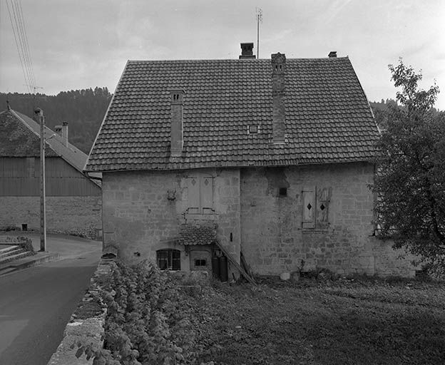 Façade postérieure. © Yves Sancey / Région Bourgogne-Franche-Comté, Inventaire du patrimoine - 1980