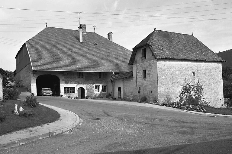 Vue générale depuis la rue. © Yves Sancey / Région Bourgogne-Franche-Comté, Inventaire du patrimoine - 1980