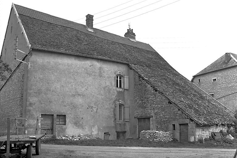 Façade postérieure. © Yves Sancey / Région Bourgogne-Franche-Comté, Inventaire du patrimoine - 1980