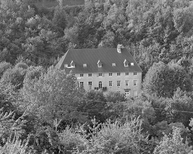 Vue du "château" des forges. © Yves Sancey / Région Bourgogne-Franche-Comté, Inventaire du patrimoine - 1980 Vue du "château" des forges. © Yves Sancey / Région Bourgogne-Franche-Comté, Inventaire du patrimoine - 1980