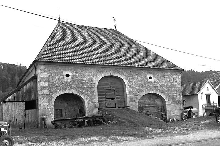 Façade antérieure. © Yves Sancey / Région Bourgogne-Franche-Comté, Inventaire du patrimoine - 1980 Façade antérieure. © Yves Sancey / Région Bourgogne-Franche-Comté, Inventaire du patrimoine - 1980