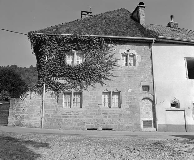 Façade antérieure. © Yves Sancey / Région Bourgogne-Franche-Comté, Inventaire du patrimoine - 1980