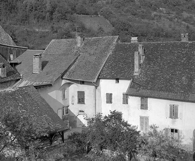 Façades postérieures des maisons cadastrées 1971 AB 380 à 381 de la rue Robert Dame. © Yves Sancey / Région Bourgogne-Franche-Comté, Inventaire du patrimoine - 1980