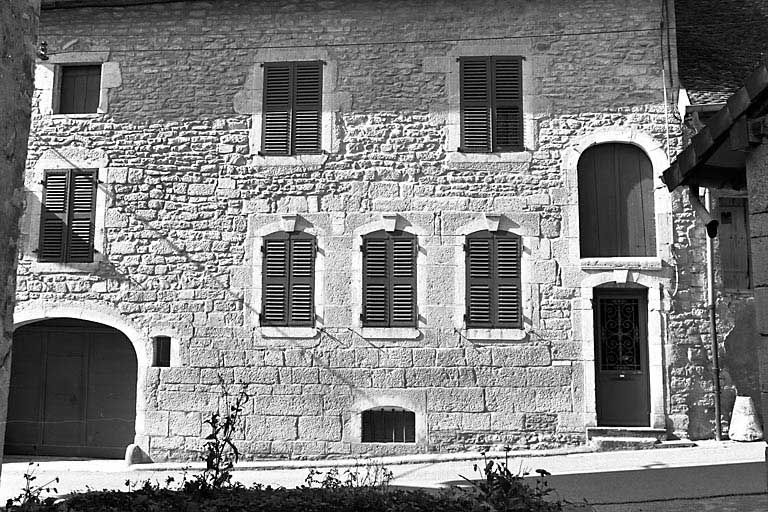 Façade antérieure. © Yves Sancey / Région Bourgogne-Franche-Comté, Inventaire du patrimoine - 1980