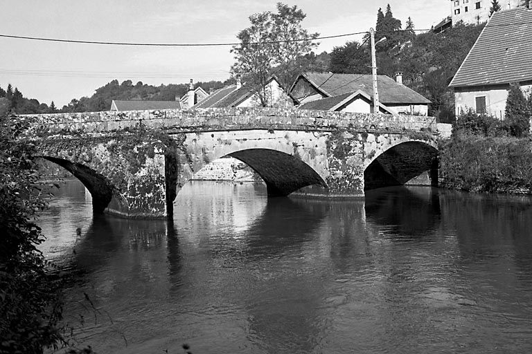 Vue depuis l'amont. © Yves Sancey / Région Bourgogne-Franche-Comté, Inventaire du patrimoine - 1980
