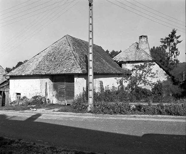 Vue d'ensemble depuis la rue. © Yves Sancey / Région Bourgogne-Franche-Comté, Inventaire du patrimoine - 1980
