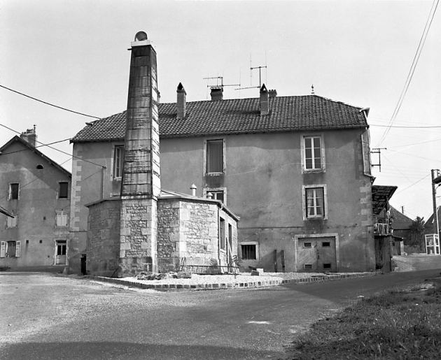 Façade postérieure. © Yves Sancey / Région Bourgogne-Franche-Comté, Inventaire du patrimoine - 1980