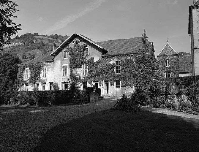 Façade antérieure du logement du gardien. © Yves Sancey / Région Bourgogne-Franche-Comté, Inventaire du patrimoine - 1980