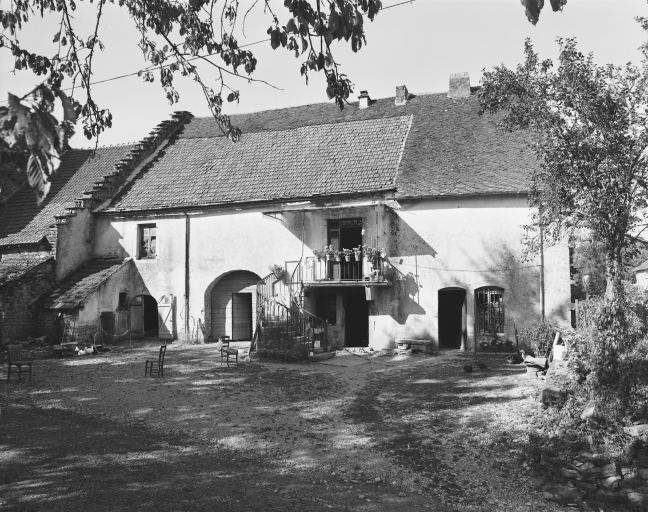 Façade antérieure. © Dominique Dominguez / Région Bourgogne-Franche-Comté, Inventaire du patrimoine - 1980