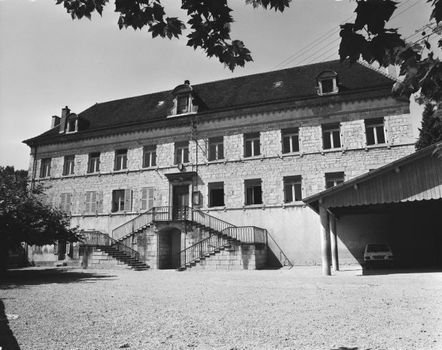 Façade antérieure. © Dominique Dominguez / Région Bourgogne-Franche-Comté, Inventaire du patrimoine - 1980