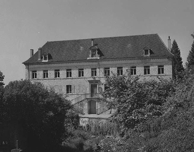Façade antérieure, vue de face. © Dominique Dominguez / Région Bourgogne-Franche-Comté, Inventaire du patrimoine - 1980