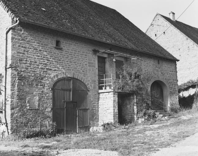 Façade antérieure. © Dominique Dominguez / Région Bourgogne-Franche-Comté, Inventaire du patrimoine - 1980