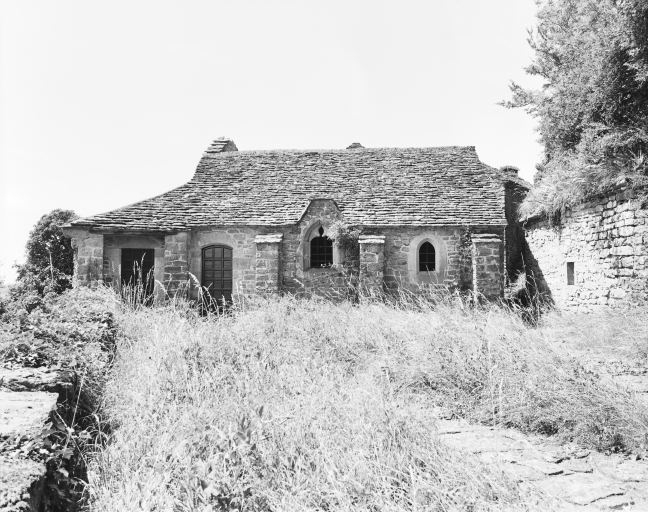 Façade latérale gauche de la chapelle. © Dominique Dominguez / Région Bourgogne-Franche-Comté, Inventaire du patrimoine - 1980