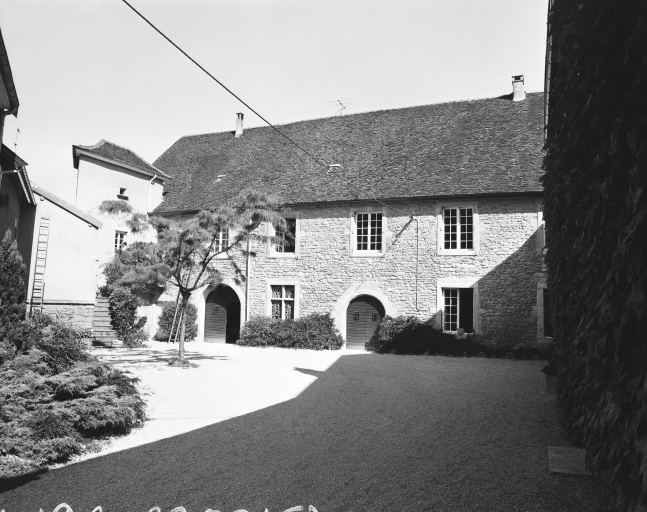 Façade antérieure. © Dominique Dominguez / Région Bourgogne-Franche-Comté, Inventaire du patrimoine - 1980