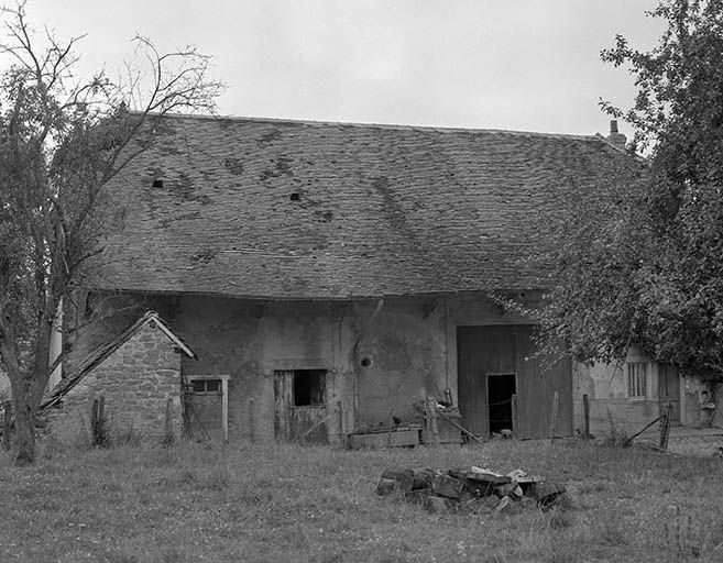Facee antérieure : partie gauche. © Dominique Dominguez / Région Bourgogne-Franche-Comté, Inventaire du patrimoine - 1980