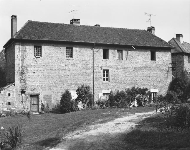 Façade antérieure d'un logement ouvrier. © Dominique Dominguez / Région Bourgogne-Franche-Comté, Inventaire du patrimoine - 1980